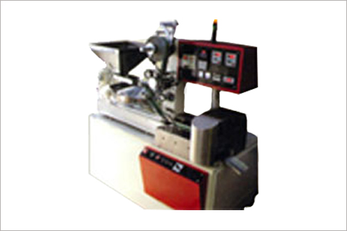 HORIZONTAL FLOW PACK WRAPPING MACHINE